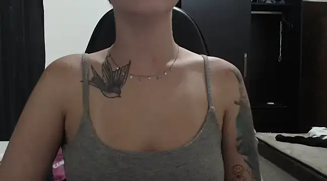 Snapshot of Mivyy chatting on 02-19-25, 02:55 Mivyy online show from 02-19-25, 02:55