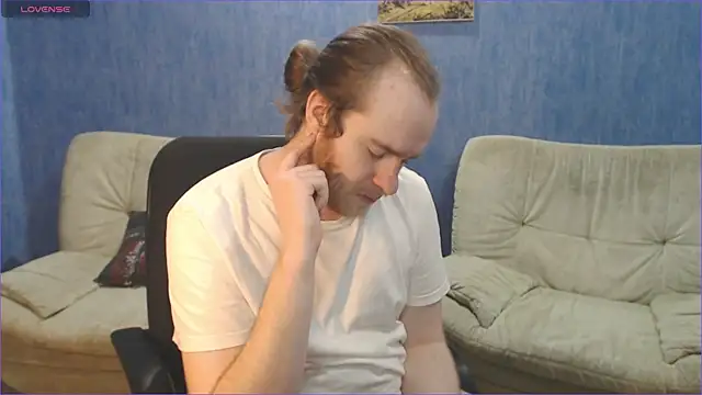 Snapshot of Touch_me_more_please chatting on 11-25-25, 01:55 Touch me more please online show from 11-25-25, 01:55