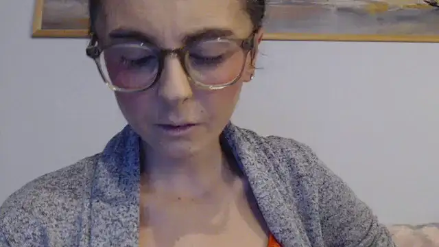 Snapshot of cleophee chatting on 12-19-25, 06:53 cleophee online show from 12-19-25, 06:53