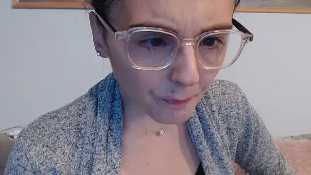 Snapshot of cleophee chatting on 01-12-26, 06:51 cleophee online show from 01-12-26, 06:51