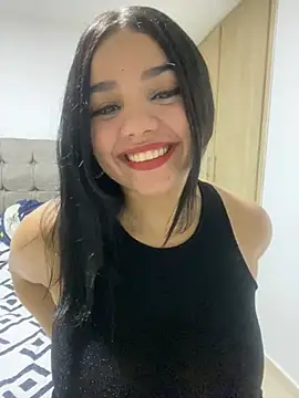 Snapshot of -Camila chatting on 12-21-24, 06:41 -Camila online show from 12-21-24, 06:41