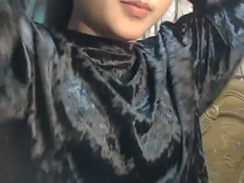 Snapshot of NancyRuvi chatting on 12-24-24, 04:40 NancyRuvi online show from 12-24-24, 04:40