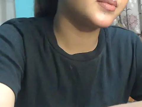 Snapshot of NancyRuvi chatting on 11-01-25, 03:58 NancyRuvi online show from 11-01-25, 03:58