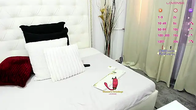 Snapshot of LeylaCum chatting on 03-06-25, 12:41 LeylaCum online show from 03-06-25, 12:41