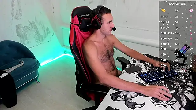 Snapshot of Raamoss chatting on 03-20-25, 11:02 Raamoss online show from 03-20-25, 11:02