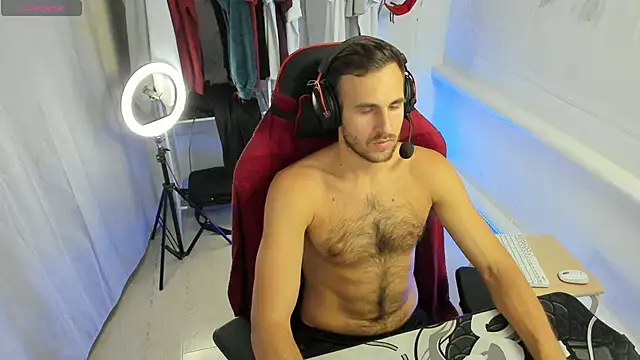 Snapshot of Raamoss chatting on 09-11-25, 06:08 Raamoss online show from 09-11-25, 06:08