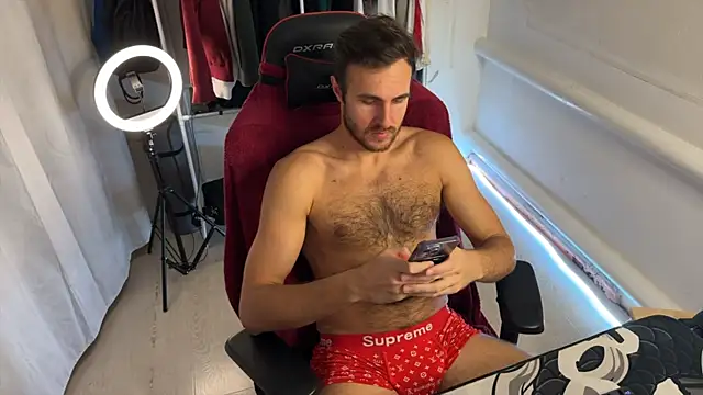 Snapshot of Raamoss chatting on 10-11-25, 07:34 Raamoss online show from 10-11-25, 07:34