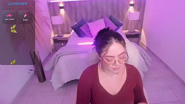 Snapshot of emmy_walker chatting on 10-24-25, 11:06 emmy walker online show from 10-24-25, 11:06