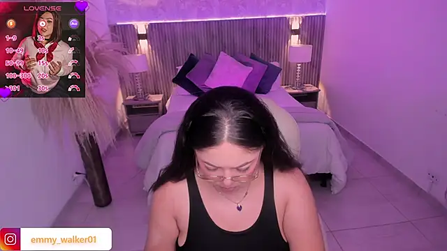 Snapshot of emmy_walker chatting on 11-07-25, 11:10 emmy walker online show from 11-07-25, 11:10