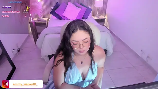 Snapshot of emmy_walker chatting on 11-10-25, 11:09 emmy walker online show from 11-10-25, 11:09