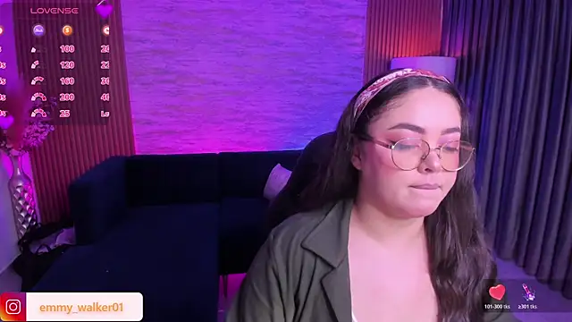 Snapshot of emmy_walker chatting on 11-17-25, 11:05 emmy walker online show from 11-17-25, 11:05