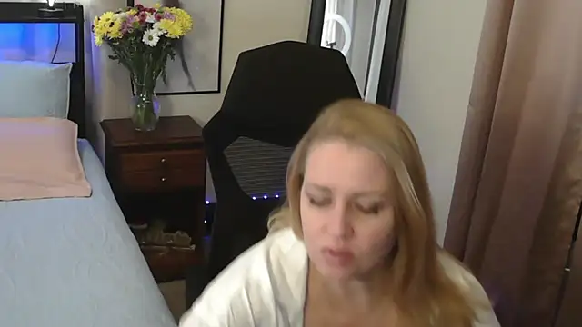 HollieBim online show from 01-09-25, 03:55