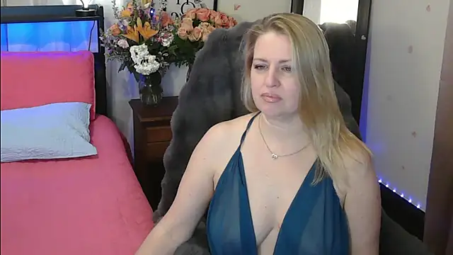 HollieBim online show from 02-17-25, 02:37