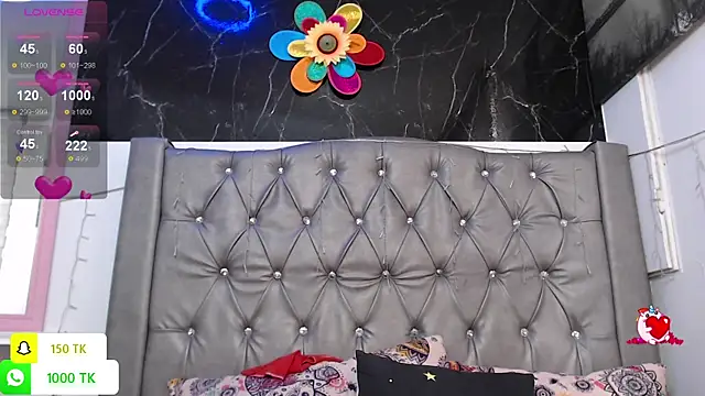 Snapshot of LAILAGUMMY chatting on 12-19-25, 02:02 LAILAGUMMY online show from 12-19-25, 02:02