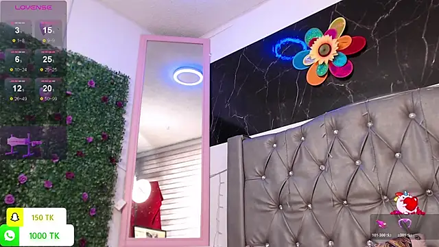 Snapshot of LAILAGUMMY chatting on 12-22-25, 03:31 LAILAGUMMY online show from 12-22-25, 03:31