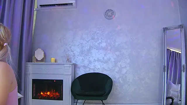 Snapshot of Michelle90u chatting on 09-23-25, 03:04 Michelle90u online show from 09-23-25, 03:04