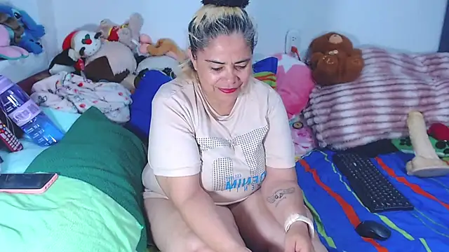 Snapshot of estrellita_fugaz16x chatting on 06-21-26, 05:21 estrellita fugaz16x online show from 06-21-26, 05:21