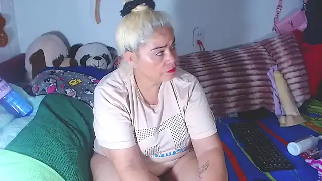 Snapshot of estrellita_fugaz16x chatting on 07-23-26, 04:32 estrellita fugaz16x online show from 07-23-26, 04:32