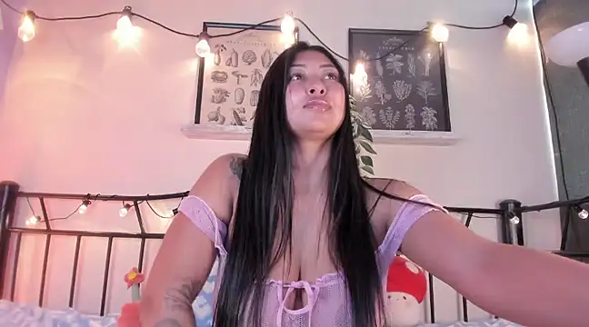 Snapshot of Pocahontas_power chatting on 02-21-25, 10:04 Pocahontas power online show from 02-21-25, 10:04