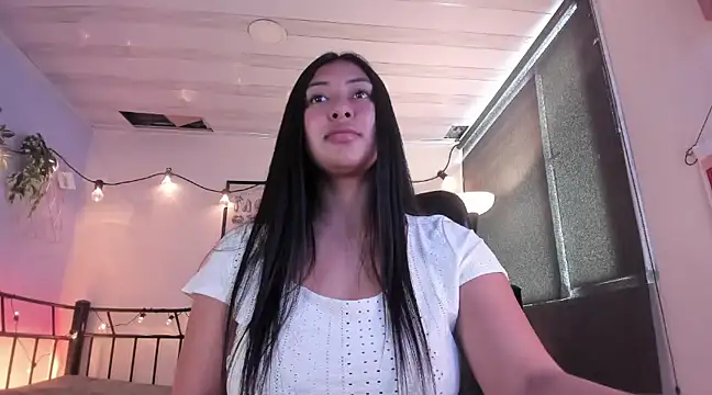 Snapshot of Pocahontas_power chatting on 03-03-25, 04:56 Pocahontas power online show from 03-03-25, 04:56