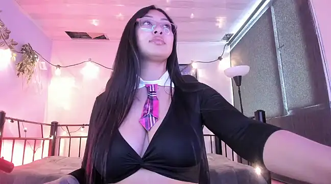 Snapshot of Pocahontas_power chatting on 03-04-25, 08:38 Pocahontas power online show from 03-04-25, 08:38