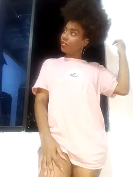 Snapshot of thaimy_ chatting on 10-14-25, 11:49 thaimy online show from 10-14-25, 11:49