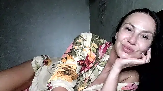 JulianaGold1 online show from 06-29-26, 12:50