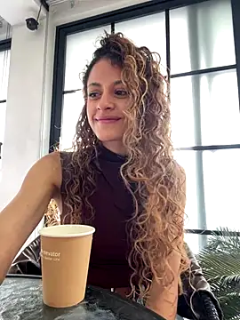 alana15 online show from 11-17-25, 08:25