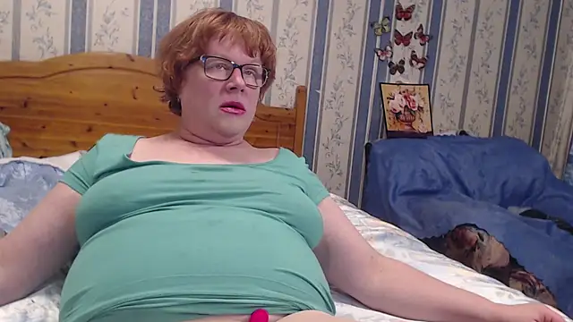 Snapshot of AMARILLIS chatting on 12-17-25, 04:02 AMARILLIS online show from 12-17-25, 04:02