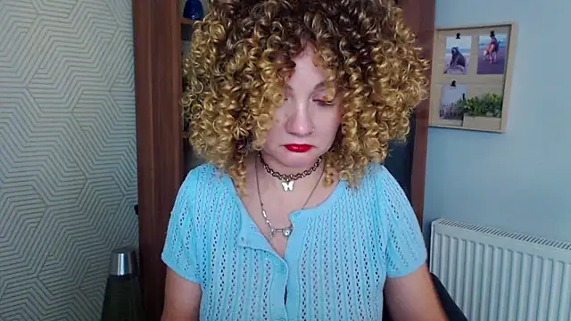 Snapshot of KayaMagic chatting on 10-20-25, 04:51 KayaMagic online show from 10-20-25, 04:51