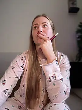 AlisaWhite online show from 12-24-24, 11:28