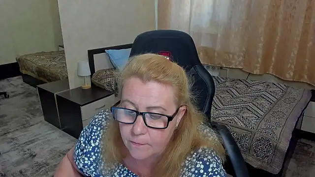 Frau Marta online show from 06-19-26, 12:42
