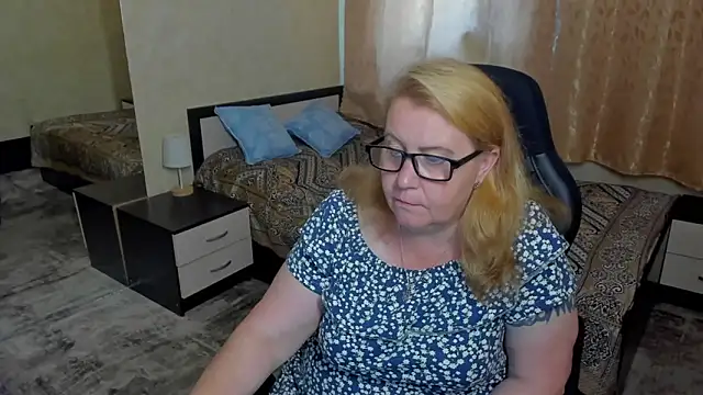 Frau Marta online show from 06-21-26, 01:03