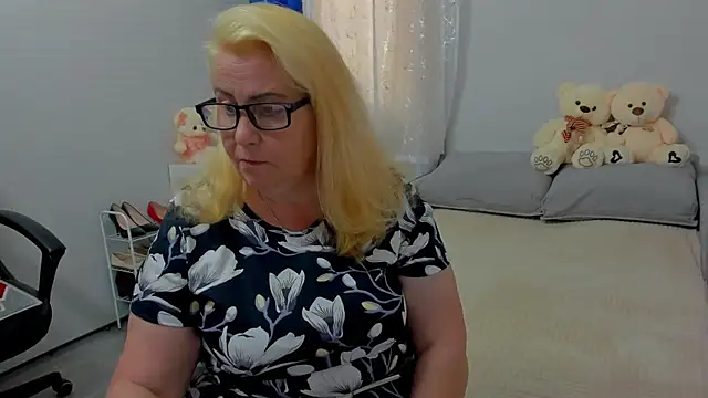Frau Marta online show from 07-30-26, 10:36