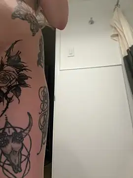 Snapshot of chloetease chatting on 12-13-24, 11:17 chloetease online show from 12-13-24, 11:17