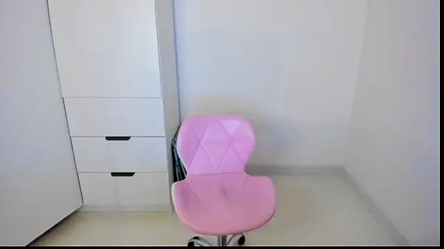 Snapshot of MiaStripDance chatting on 02-10-25, 05:41 MiaStripDance online show from 02-10-25, 05:41