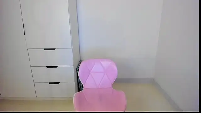 Snapshot of MiaStripDance chatting on 11-02-25, 05:15 MiaStripDance online show from 11-02-25, 05:15