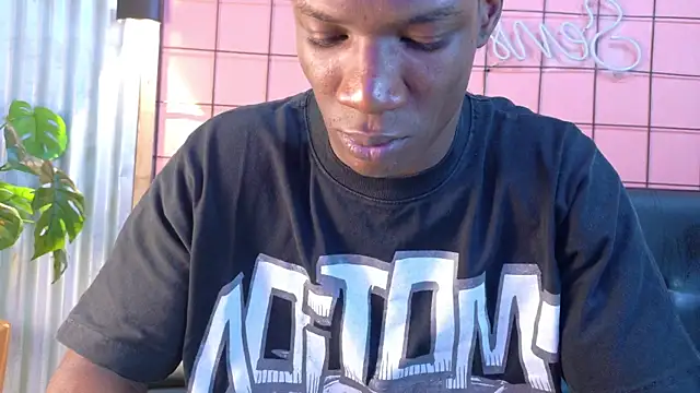 Snapshot of martin_killer chatting on 05-19-26, 01:33 martin killer online show from 05-19-26, 01:33
