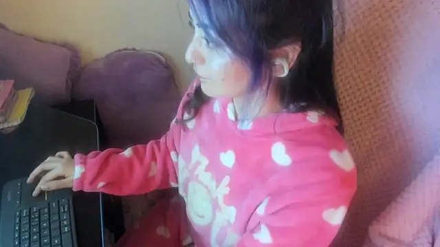 Sammysammy  online show from 04-12-26, 07:13