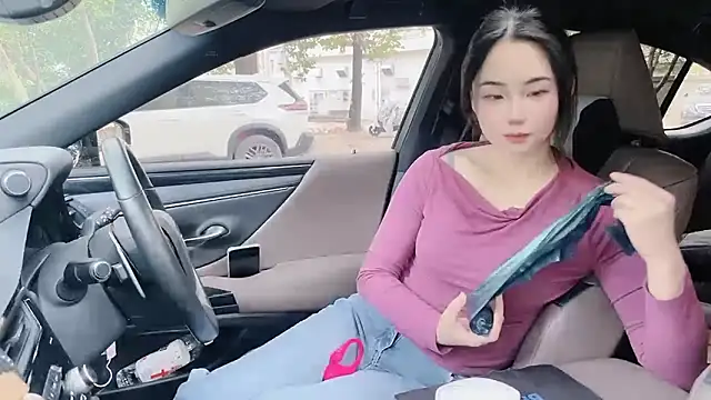 Snapshot of orla2021 chatting on 12-23-24, 12:57 orla2021 online show from 12-23-24, 12:57