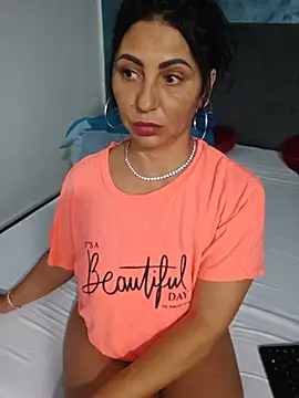 Snapshot of charrlote_love chatting on 07-31-26, 01:54 charrlote love online show from 07-31-26, 01:54