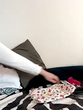 Snapshot of Patriciamoura69 chatting on 09-26-25, 06:45 Patriciamoura69 online show from 09-26-25, 06:45