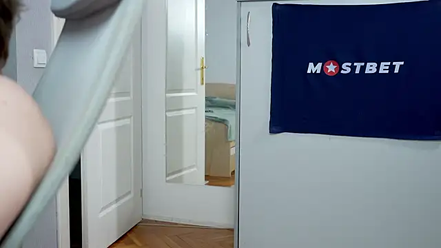 foxeslovefoxes online show from 01-06-25, 04:23