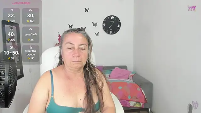 Snapshot of stepmother_105 chatting on 05-28-26, 06:27 stepmother 105 online show from 05-28-26, 06:27