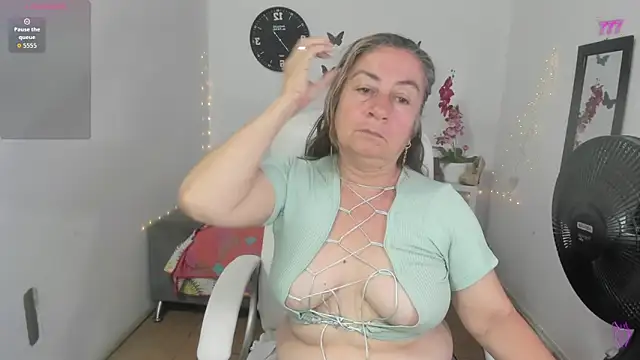 Snapshot of stepmother_105 chatting on 05-30-26, 03:31 stepmother 105 online show from 05-30-26, 03:31
