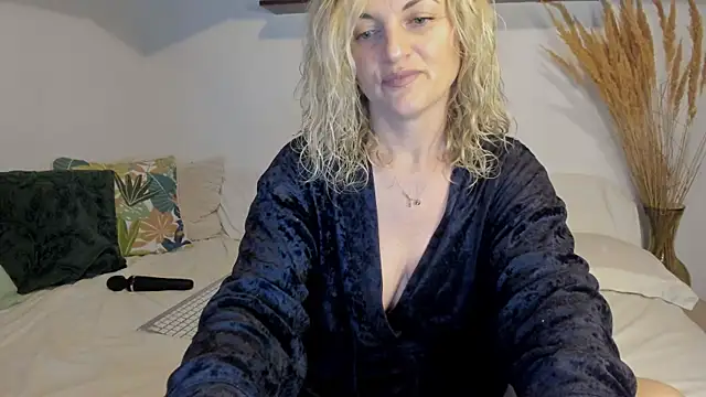 Jadore able online show from 04-27-26, 01:58