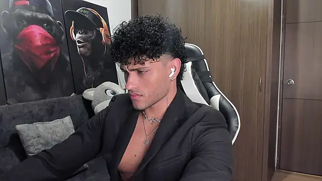 Alessandro Vanni online show from 11-18-25, 01:11