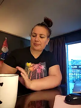 Canadian BBW online show from 12-22-24, 04:48