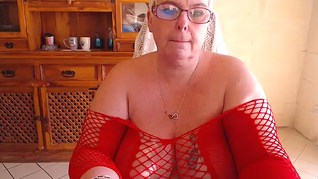 MISS LINDAH online show from 02-04-25, 09:49