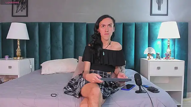 Snapshot of Karol_fenixx chatting on 02-28-25, 05:26 Karol fenixx online show from 02-28-25, 05:26